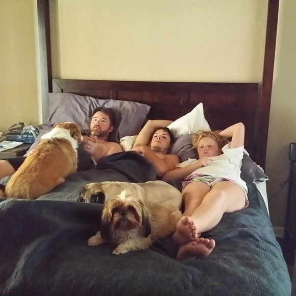 Meet your Posher, April - Picture 1 of 1